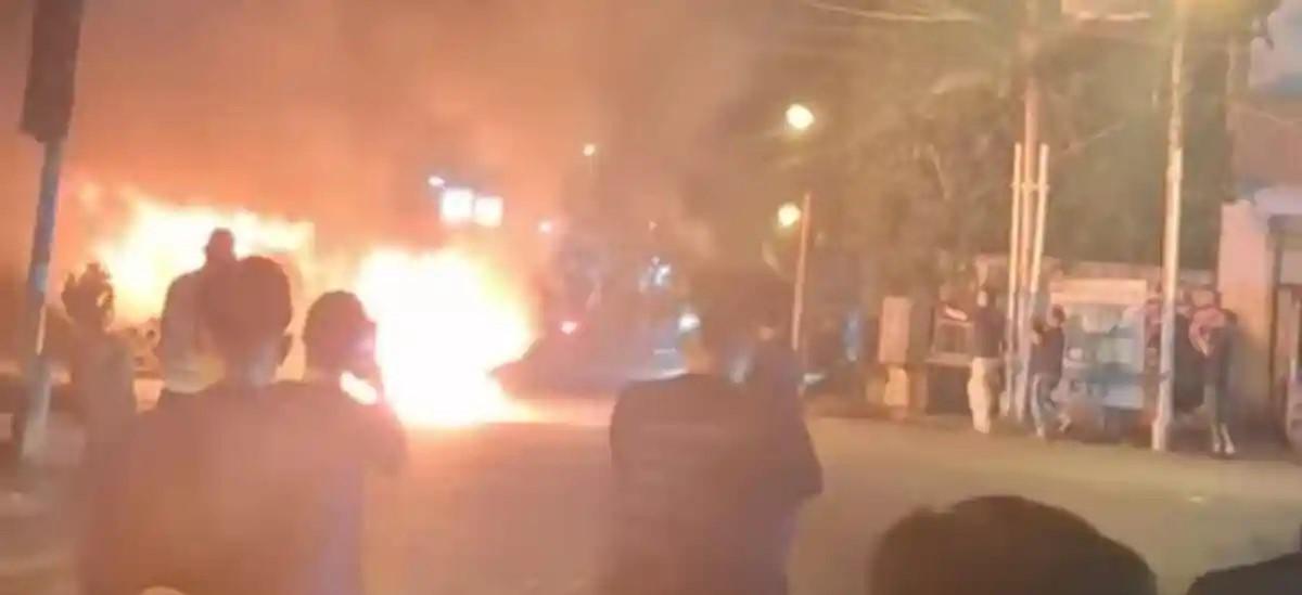 Mobil HR-V Bawa Petasan Ludes Terbakar di Tengah Pawai Takbiran, Warga Dengar Suara Ledakan