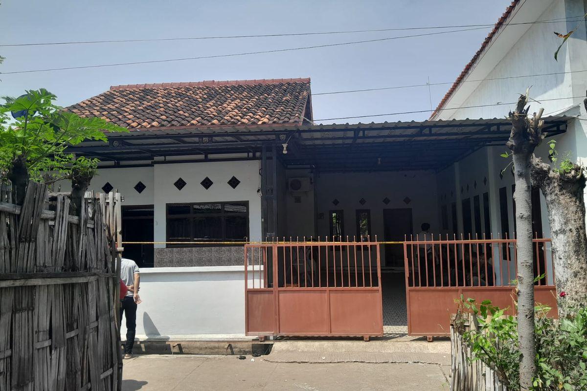 Dugaan Pembunuhan Satu Keluarga di Situbondo, Suami Istri dan Anaknya Tewas di Dalam Rumah