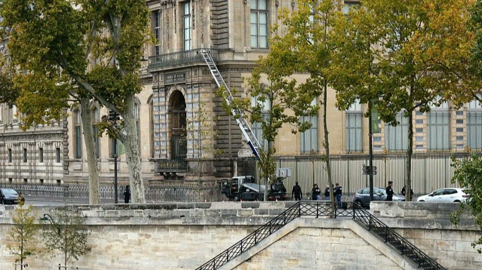 Kronologis Perampokan Museum Louvre, Barang Peninggalan Keluarga Napoleon Bonaperte Raib