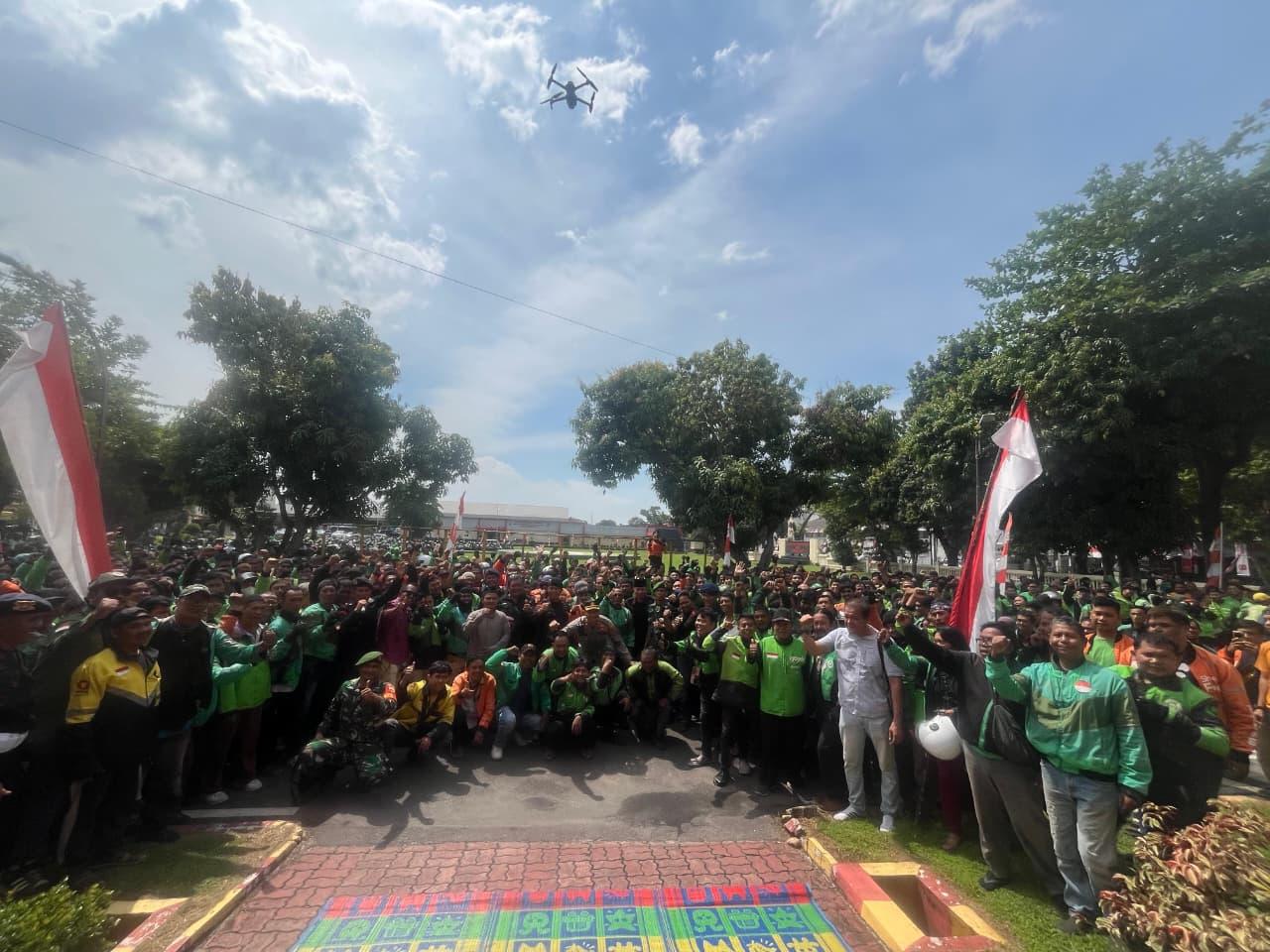persatuan-dan-kepedulian-sosial-lintas-profesi-di-tengah-hiruk-pikuk-kehidupan-kota.jpg
