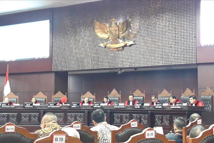 Mahkamah Konstitusi Tolak Gugatan Masa Jabatan Kepala Desa