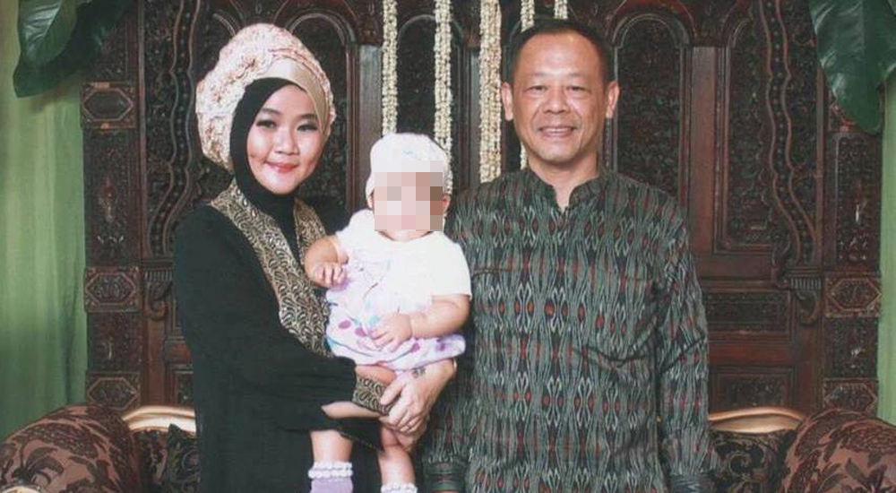 pupung-sadili-saat-berpose-bersama-istrinya-aulia-kusuma-alias-ak.jpg