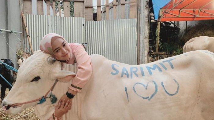 ria-ricis-beri-nama-sarimit-untuk-sapi-kurbannya-ternyata-ini-makna-di-balik-nama-yang-diberikannya.jpg