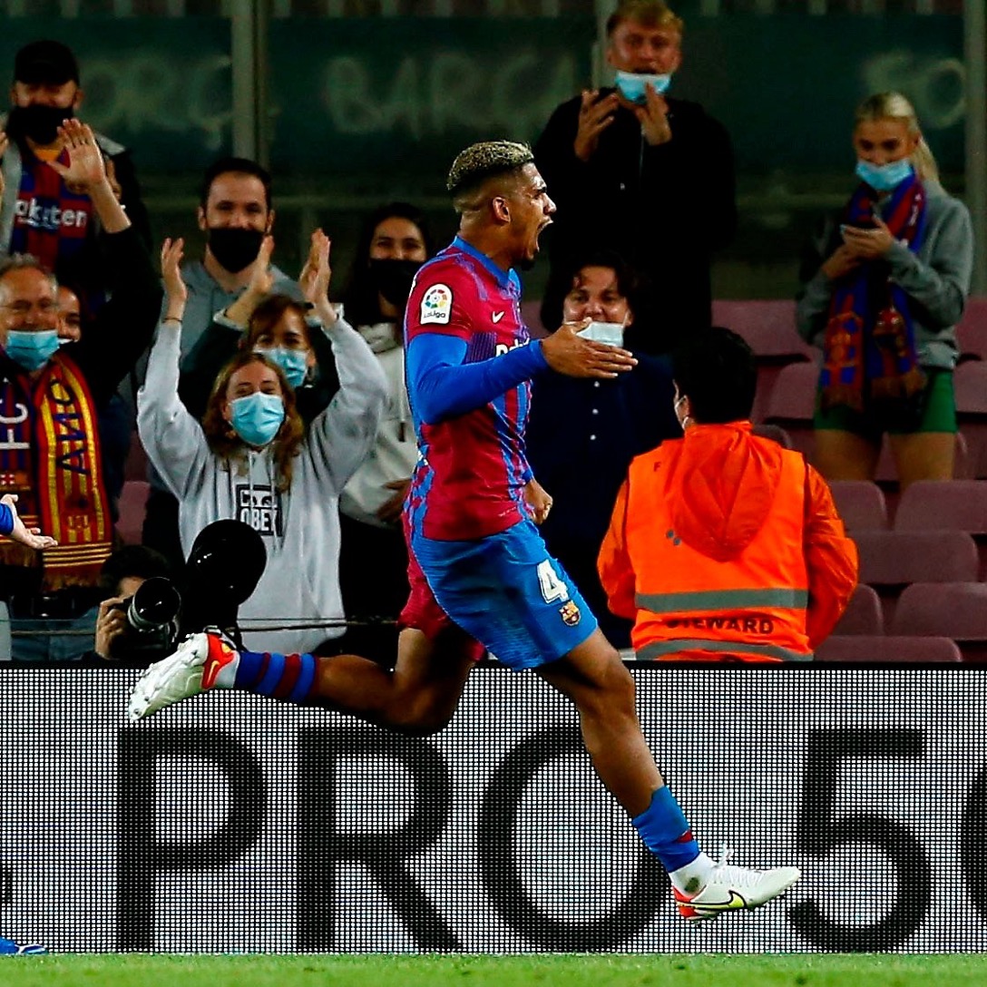 ronald-araujo-barca.jpg