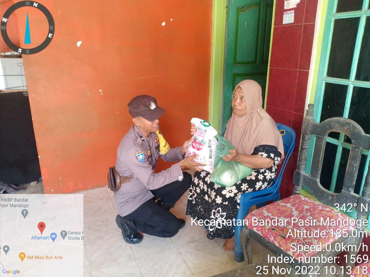 sembako-bagi-Bhabinkamtibmas-Polsek-BP-Mandoge.jpg