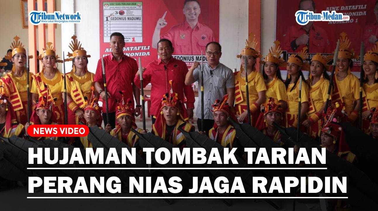 senjata-tombak-dan-tameng-menyambut-Ketua-DPD-PDI-Perjuangan.jpg