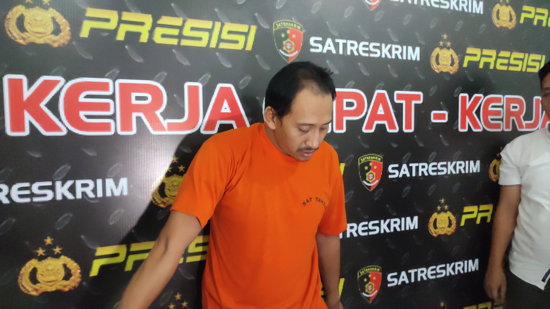 si-joko-pembunuh-fonda.jpg