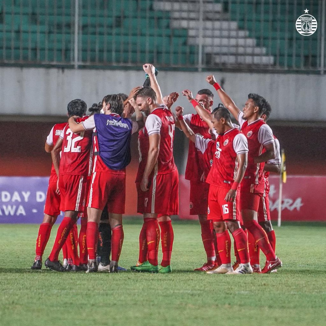skuat-persija-saat-bersiap.jpg