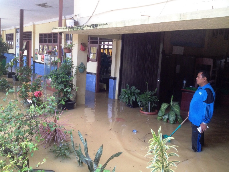 smp10_medan_banjir_20151125_112603.jpg