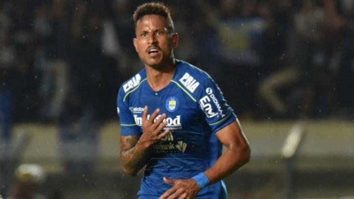 striker-persib-bandung-wander-luiz-merayakan-gol-ke-gawang-pss-sleman.jpg