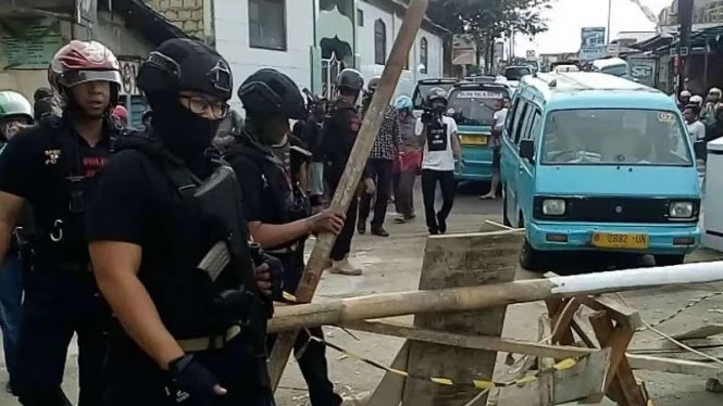 Dua Hari Diresmikan Wali Kota Depok, Jembatan Pitara Depok Dikuasai Ormas, Tim Jaguar Bertindak!