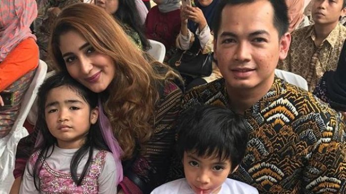 Aktor Tampan Tommy Kurniawan Ini Baru Cerai Sudah Kenalkan Calon Ibu Baru untuk Anaknya