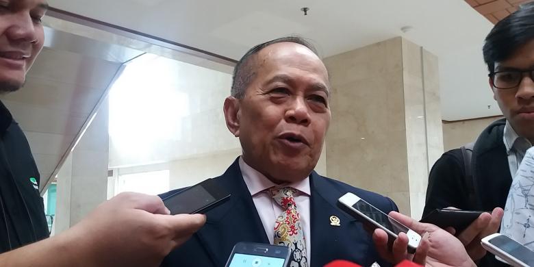 wakil-ketua-umum-dpp-partai-demokrat-syarief-hasan_20160925_122410.jpg