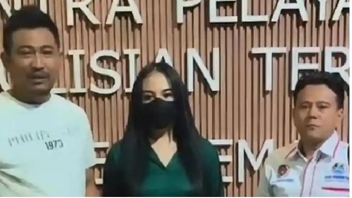 wanita-dihajar-anggota-drpd-tribunmedan.jpg