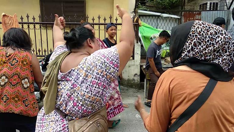 Warga Berjoget dan Menyanyikan Lirik Mengejek, Satpol PP Tetap Lakukan Penertiban hingga Tuntas