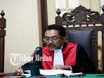 02102023_MEMBACAKAN-VONIS_ABDAN-SYAKURO-1.jpg<pf>02102023_MENDENGARKAN-VONIS_ABDAN-SYAKURO-1.jpg<pf>02102023_MEMBACAKAN-VONIS_ABDAN-SYAKURO-2.jpg<pf>02102023_MENDENGARKAN-VONIS_ABDAN-SYAKURO-2.jpg<pf>02102023_MEMBACAKAN-VONIS_ABDAN-SYAKURO-3.jpg