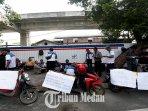 06102023_UNJUK-RASA-SUPIR-BUS_ABDAN-SYAKURO-1.jpg<pf>06102023_MEMBERIKAN-KETERANGAN_ABDAN-SYAKURO-1.jpg<pf>06102023_UNJUK-RASA-SUPIR-BUS_ABDAN-SYAKURO-2.jpg