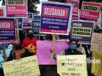 18082020_demo_tolak_omnisbus_law_danil_siregar-4.jpg
