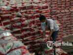 26072021_beras_bansos_ppkm_danil_siregar.jpg