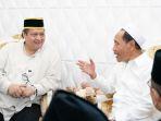 Airlangga-Hartarto-disambut-oleh-KH-Moh-Hasan-Mutawakkil-Alallah.jpg