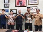 Aliansi-Pemuda-Islam-Sumatera-Utara-menyambangi-langsung-kediaman-Nikson-Nababan.jpg