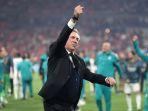 Anceloti-bawa-juara-madrid.jpg