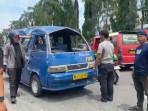 Angkot Kebut-kebutan hingga Terbalik di Medan, Sopir dan Penumpang Luka