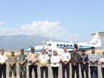 Atika-Nasution-Melihat-Landing-Perdana-Pesawat.jpg