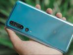 Bagian-punggung-Xiaomi-Mi-10-varian-warna-Coral-Green.jpg