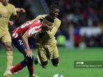 Bek-Atletico-Madrid-Reinildo-Mandava-Kiri-bersaing-dengan-pemain-depan-Barcelona-Ousmane-Dembele.jpg