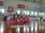 Berbaju-putih-dengan-celana-serba-pink-tim-dance-SMA-Methodist-Lubuk-Pakam.jpg