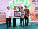 Bupati-Ashari-Tambunan-Terima-Penghargaan.jpg