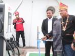 Bupati-Dairi-Vickner-Sinaga-saat-meresmikan-SPKLU.jpg