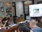 Bupati-Tapsel-Gus-Irawan-saat-memimpin-rapat-koordinasi-membahas-PLTA.jpg