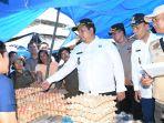 Bupati-dan-Wakil-Bupati-Samosir-monitoring-harga-dan-ketersediaan-bapokting-di-pasar-1.jpg