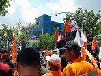 Buruh-Sumut-Datagi-Kantor-Gubernur-May-Day.jpg