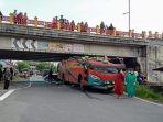 Bus-Sipirok-Nauli-tabrak-flyover-di-Padang-Panjang.jpg