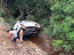 Bus-ambulans-masuk-jurang-sopir-dinyatakan-alami-luka-berat.jpg