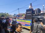 DEMO-KANTOR-BUPATI-MANGKRAK-Seratusan-massa-bergerak.jpg