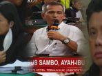 Ferdy-Sambo-dan-Putri-Candrawathi-membuka-masker-agar-bisa-dikenali.jpg