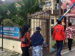 Foto-Korban-kiri-ditemani-ibunya-kanan-saat-mendatangi-Polrestabes-Medan.jpg