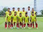 Foto-bersama-pemain-tim-sepakbola-putra-Sumut_Ridwan-Saragih.jpg