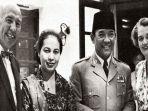 Foto-kenangan-Soekarno-Hartini-bersama-dubes-amerika-beserta-istrinya.jpg