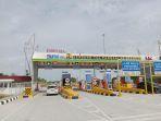 GERBANG-JALAN-TOL-Suasana-pintu-masuk-dan-keluar-Gerbang-Tol-Pangkalan.jpg