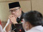 Gubernur-Jawa-Barat-Ridwan-Kamil-berbeda-pendapat-dengan-wakilnya.jpg