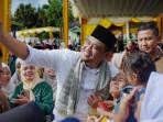 Gubernur-Sumater-Utara-Bobby-Nasution-saat-berkampanye-di-Tapanuli-Selatan.jpg