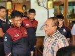 Gubernur-Sumut-Edy-Rahmayadi-saat-berbincang-dengan-para-atlet-Sumut-yang-bakal.jpg