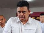 Gubsu-Bobby-Nasution-ketika-diwawancarai-awak-media-di-GOR.jpg