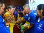 HM-Ali-Yusuf-Siregar-mendapat-Pe.jpg