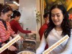 Iis-Dahlia-dan-Mayang-Sari-Terciduk-Bungkus-Sisa-Makanan.jpg